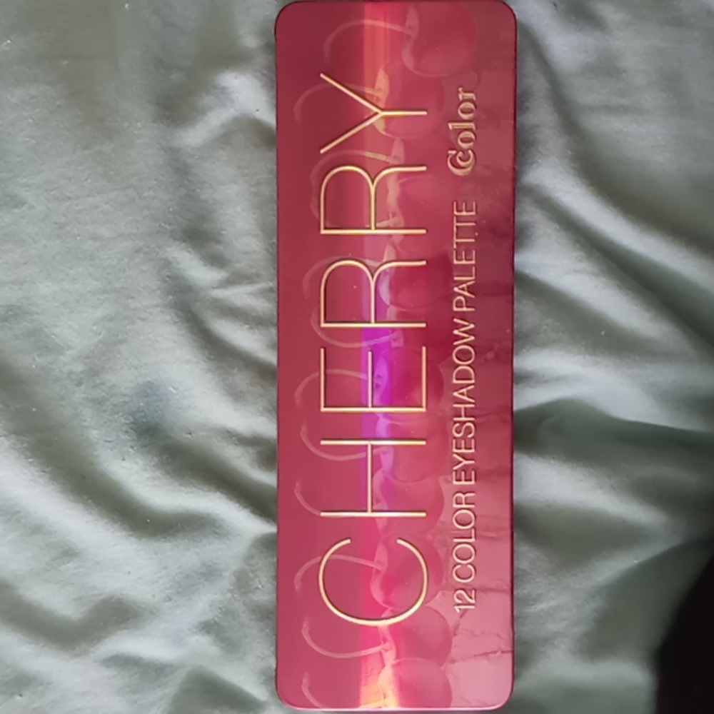 Cherry 12 Color Eyeshadow Palette